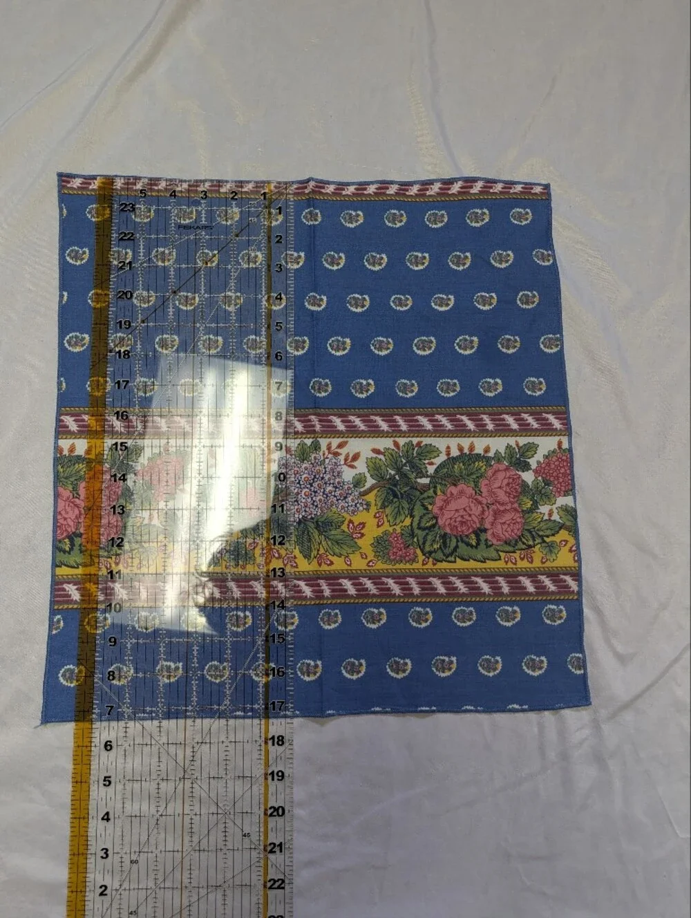 Set Of 5 Vintage Floral Prairie Cottagecore Granny Fabric Napkins 16.5